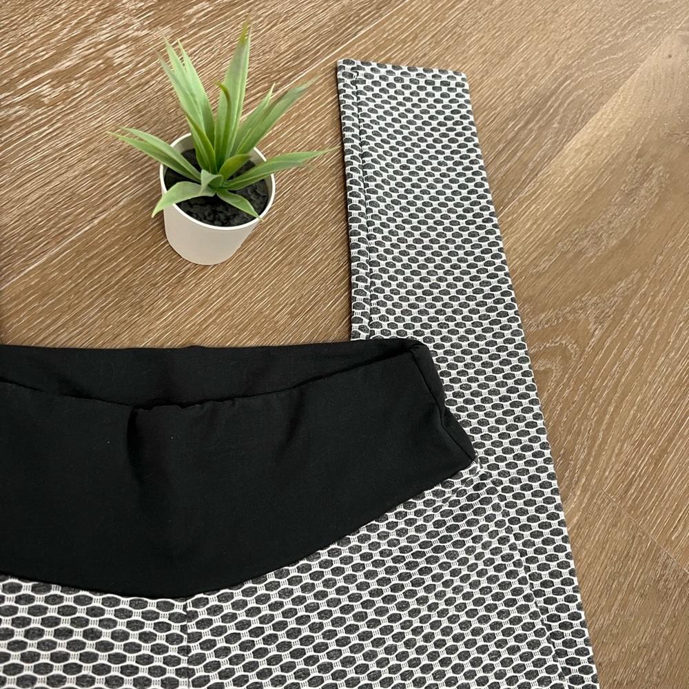 Viral Tiktok Leggings - Picture 5 of 8